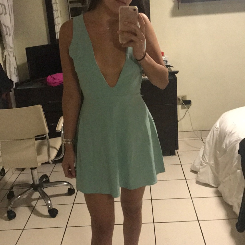 Solemio mint color dress!